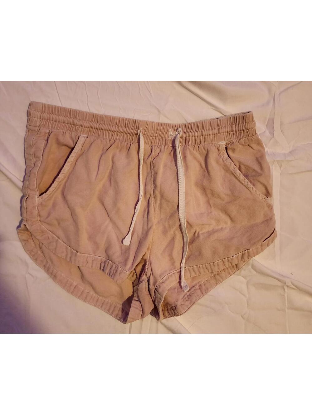 Vintage Billabong Y2k Pink Shortie Shorts in good used condition. Size Small